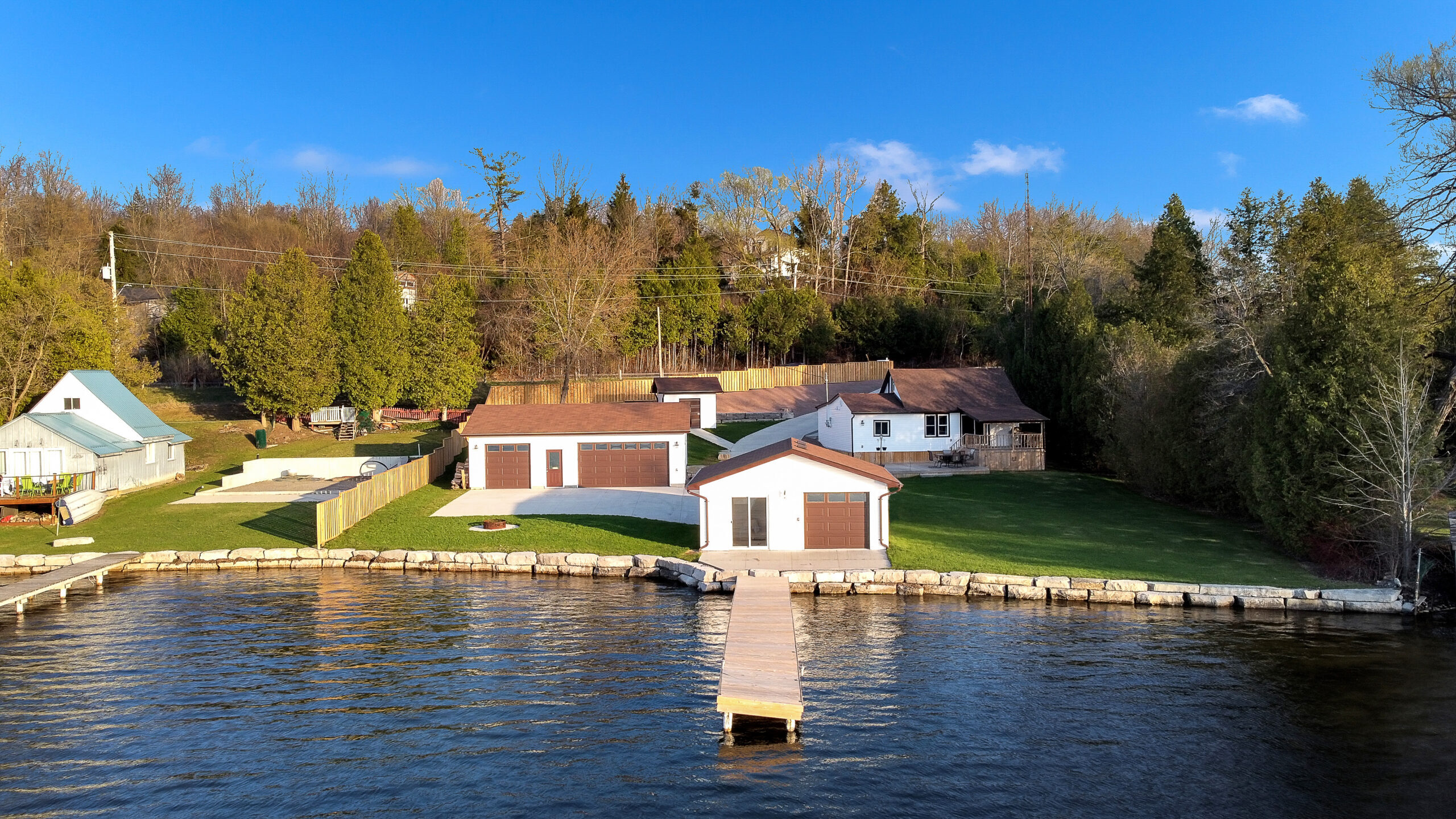 Live on the lake!
